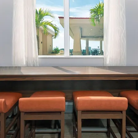Hampton Inn And Suites Clearwater Beach