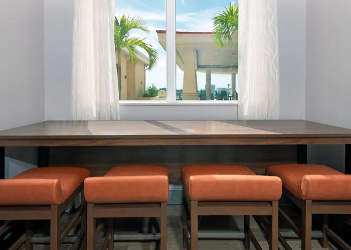 Hampton And Clearwater Hotel 3*